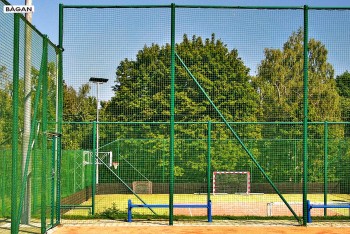 Gotowe projekty ogrodzenia na boiska wielofunkcyjne - szkolne i boiska piłkarskie